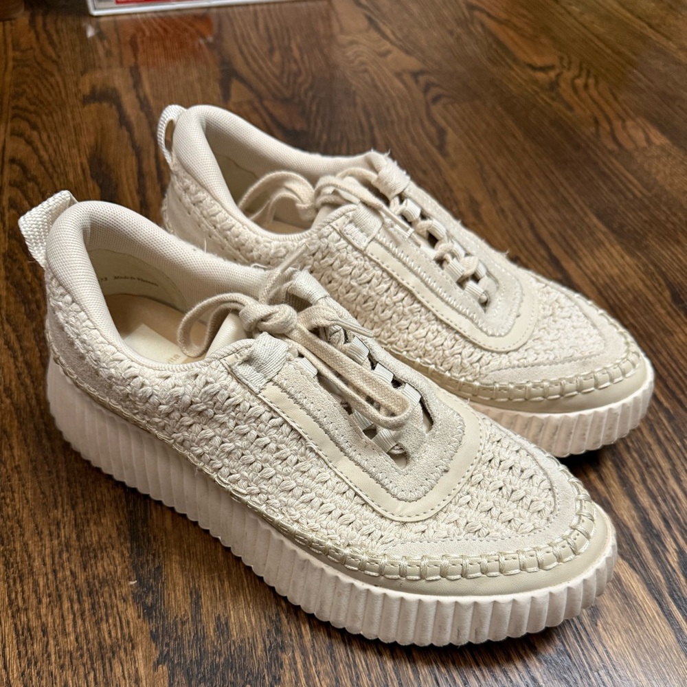 Dolce Vita Dolen Women's Cream Lace-Up Sneakers Size 7.5 - Picture 2 of 5
